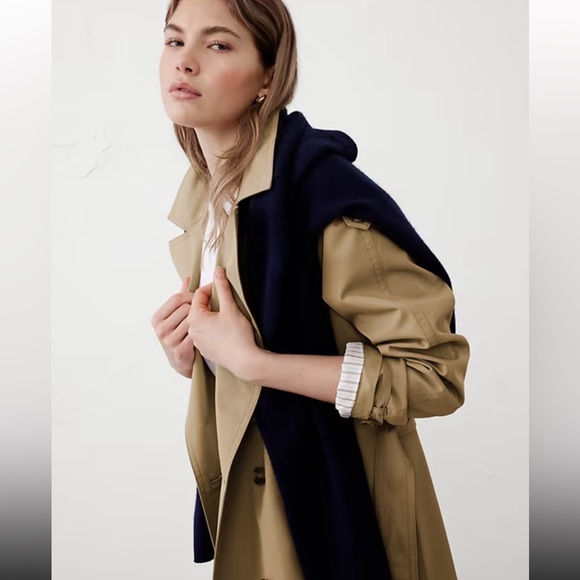 NWOT Ann Taylor Trench Coat. Size: Small - Picture 2 of 8